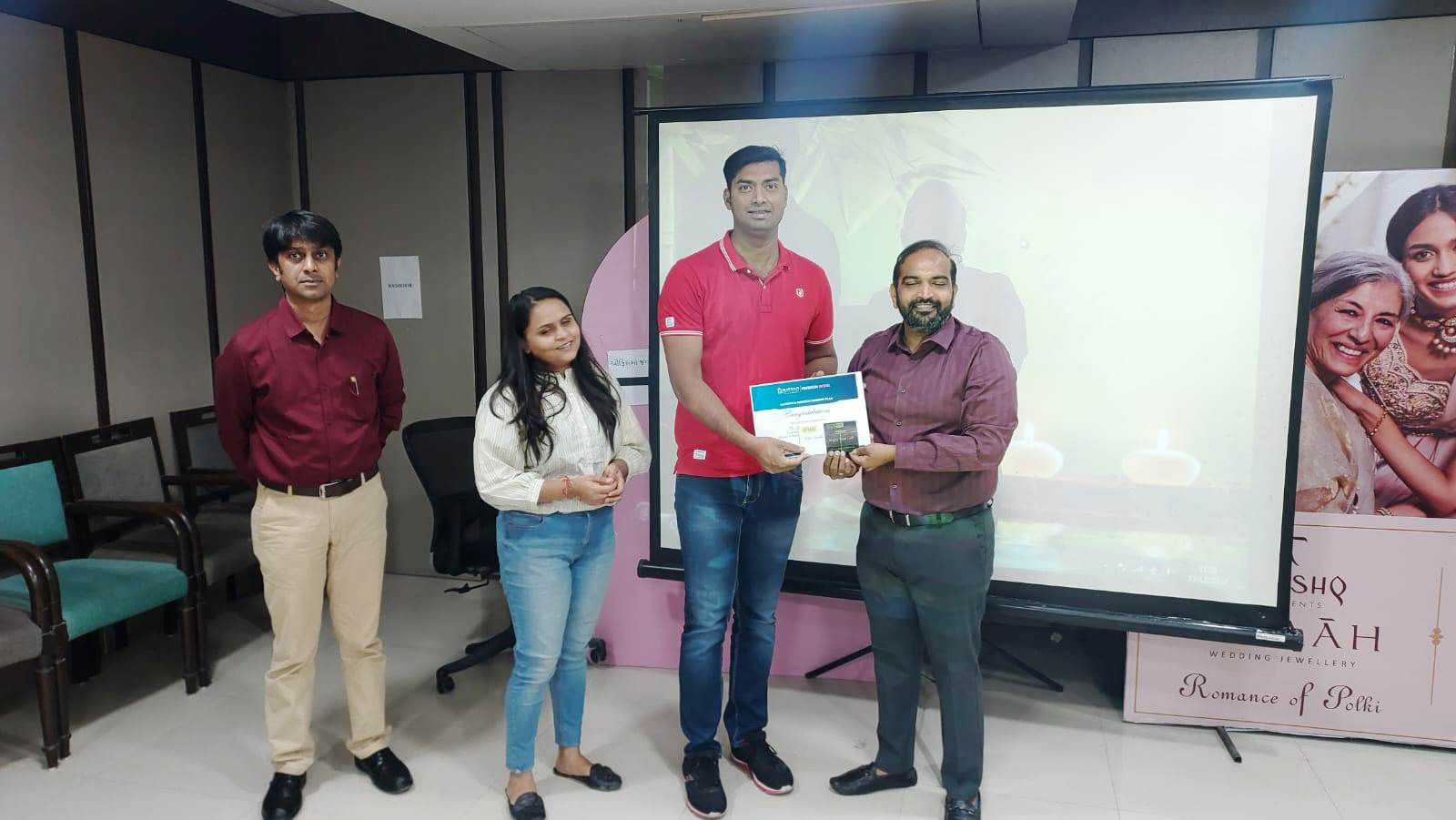 retail-employees-day